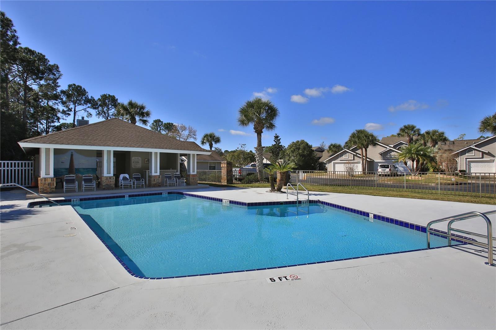 SPRUCE CREEK FLY IN - Residential