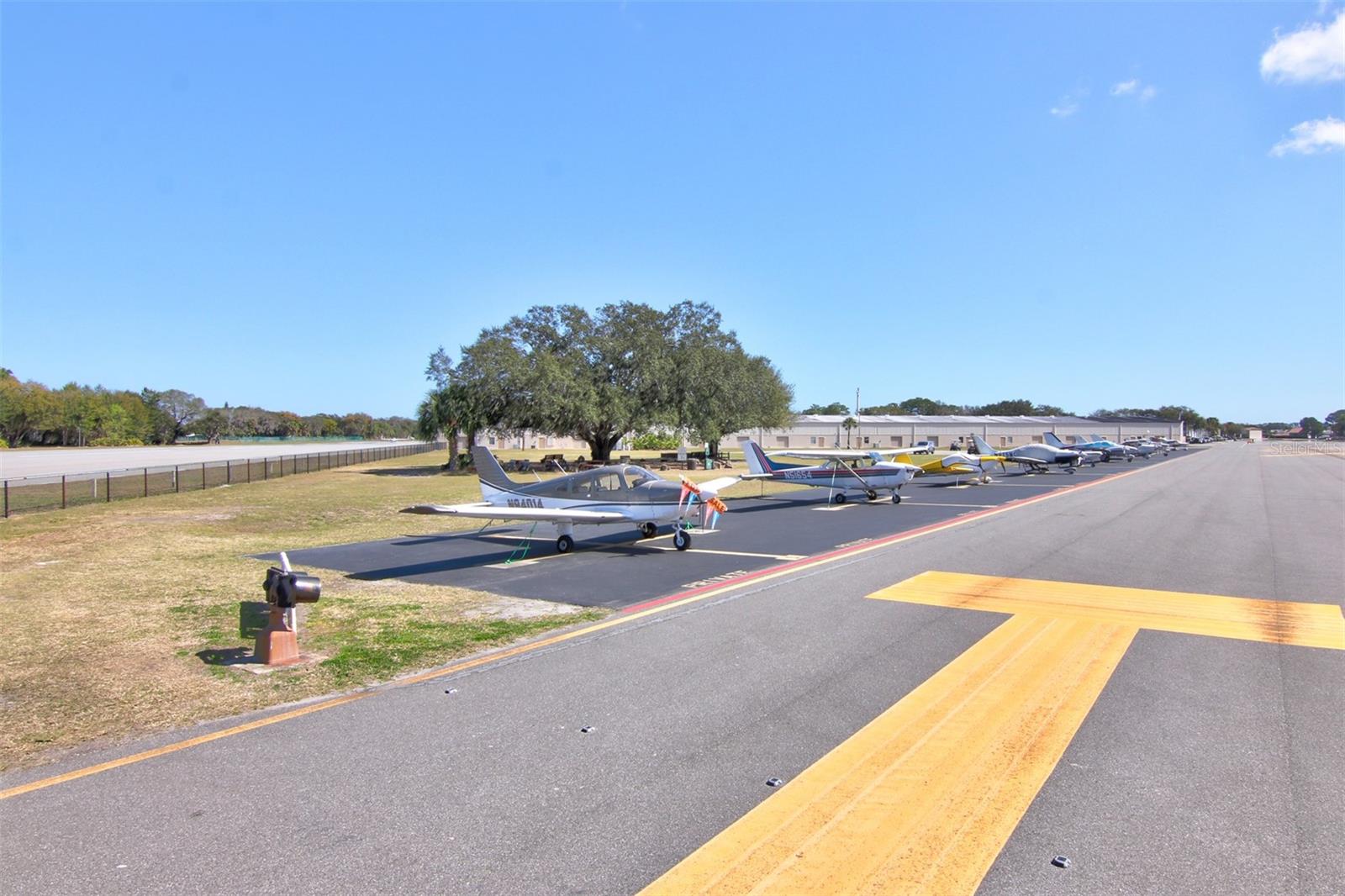 SPRUCE CREEK FLY IN - Residential