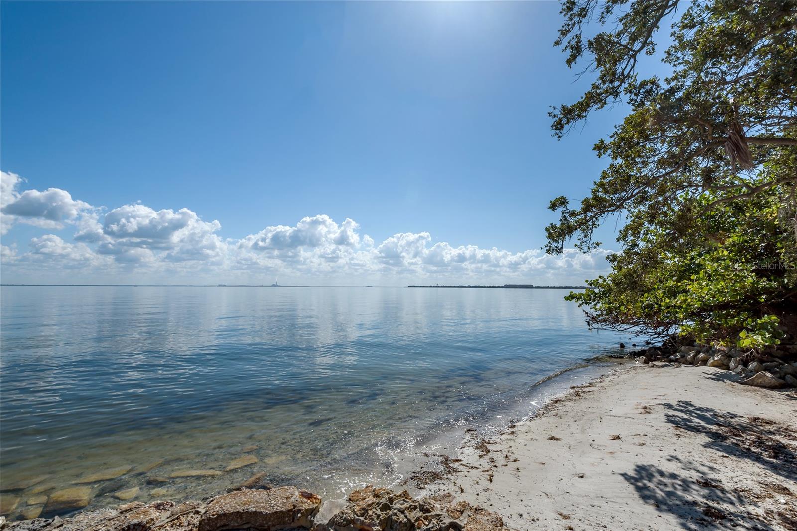 SHELL POINT - Land