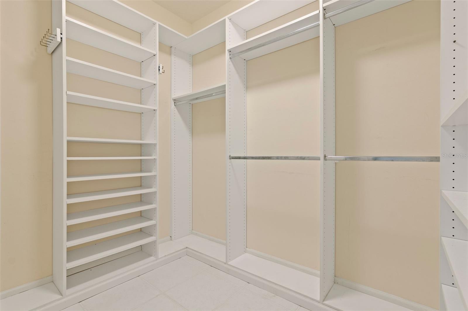 SEVILLE CHASE - Residential