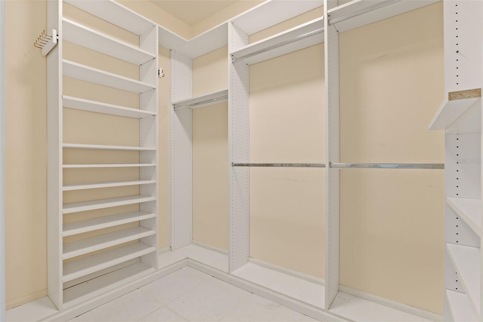 SEVILLE CHASE - Residential