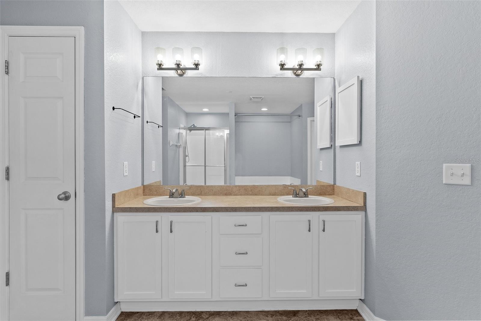 SPRING HILL - Residential Lease