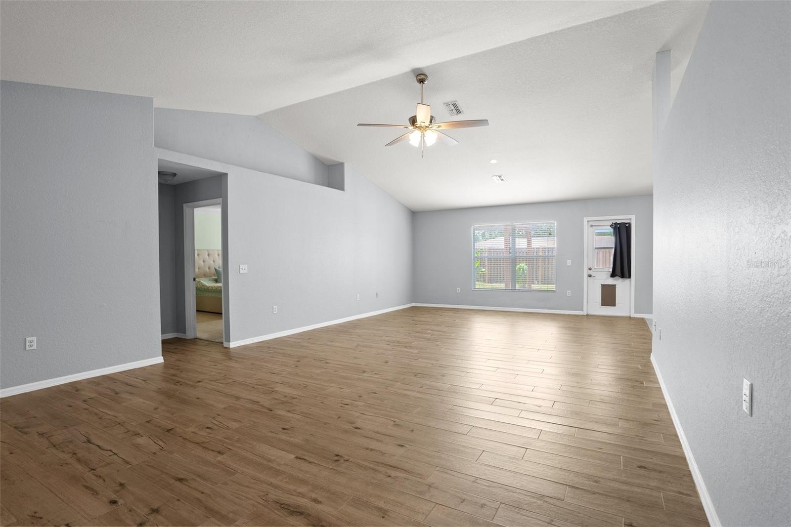 SPRING HILL - Residential Lease