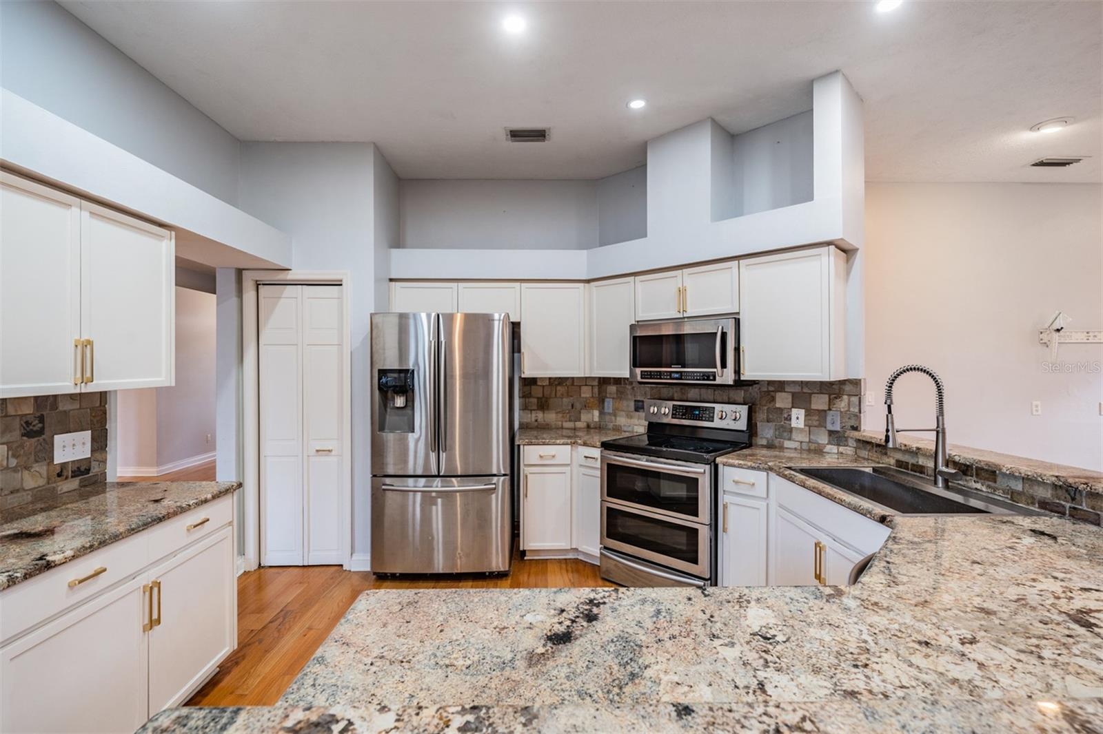 BENT TREE ESTATES - Residential Lease