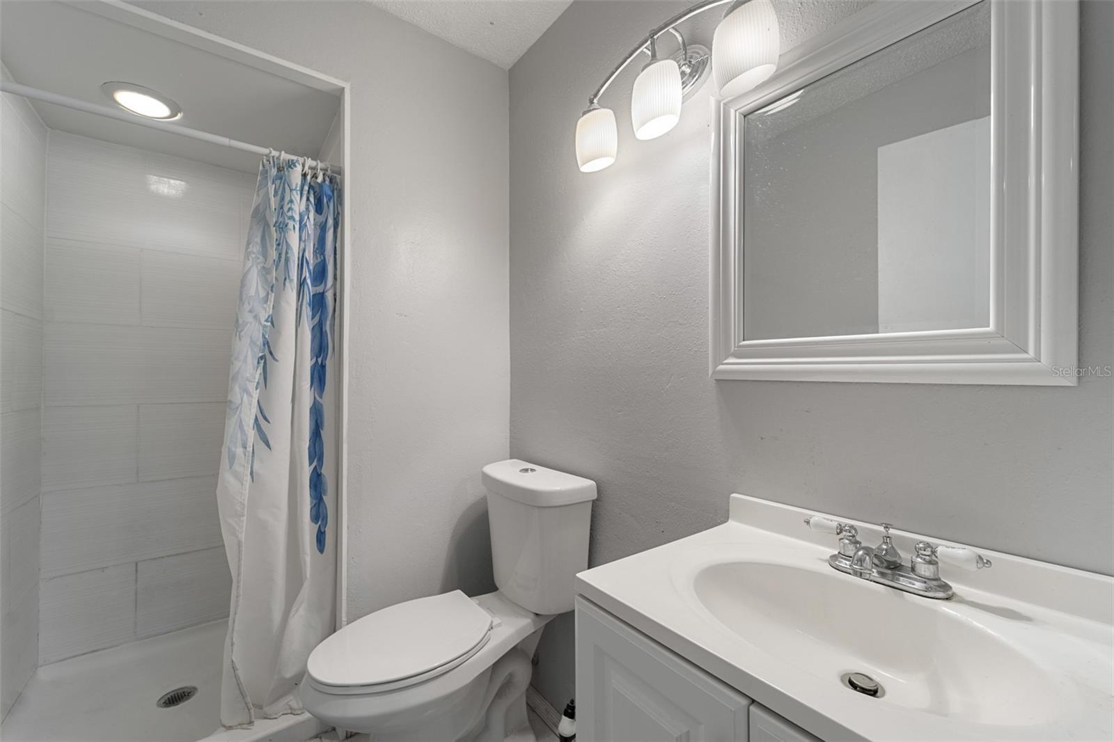 BEACON LAKES CONDO 05A - Residential