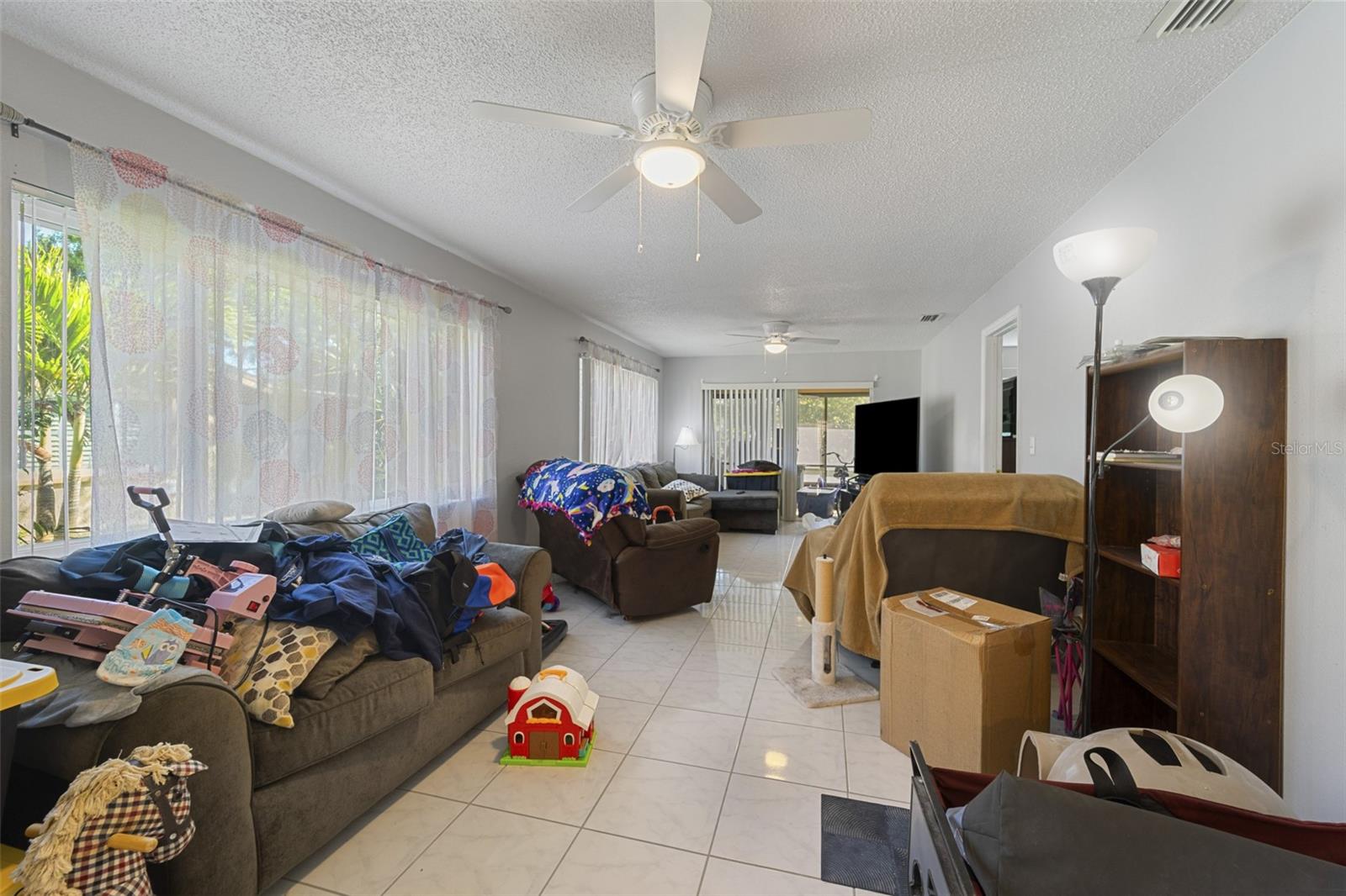 BEACON LAKES CONDO 05A - Residential