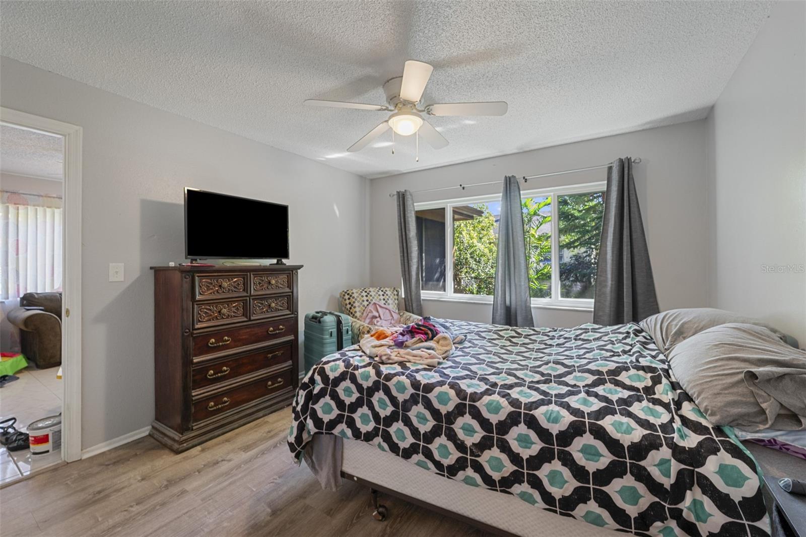 BEACON LAKES CONDO 05A - Residential