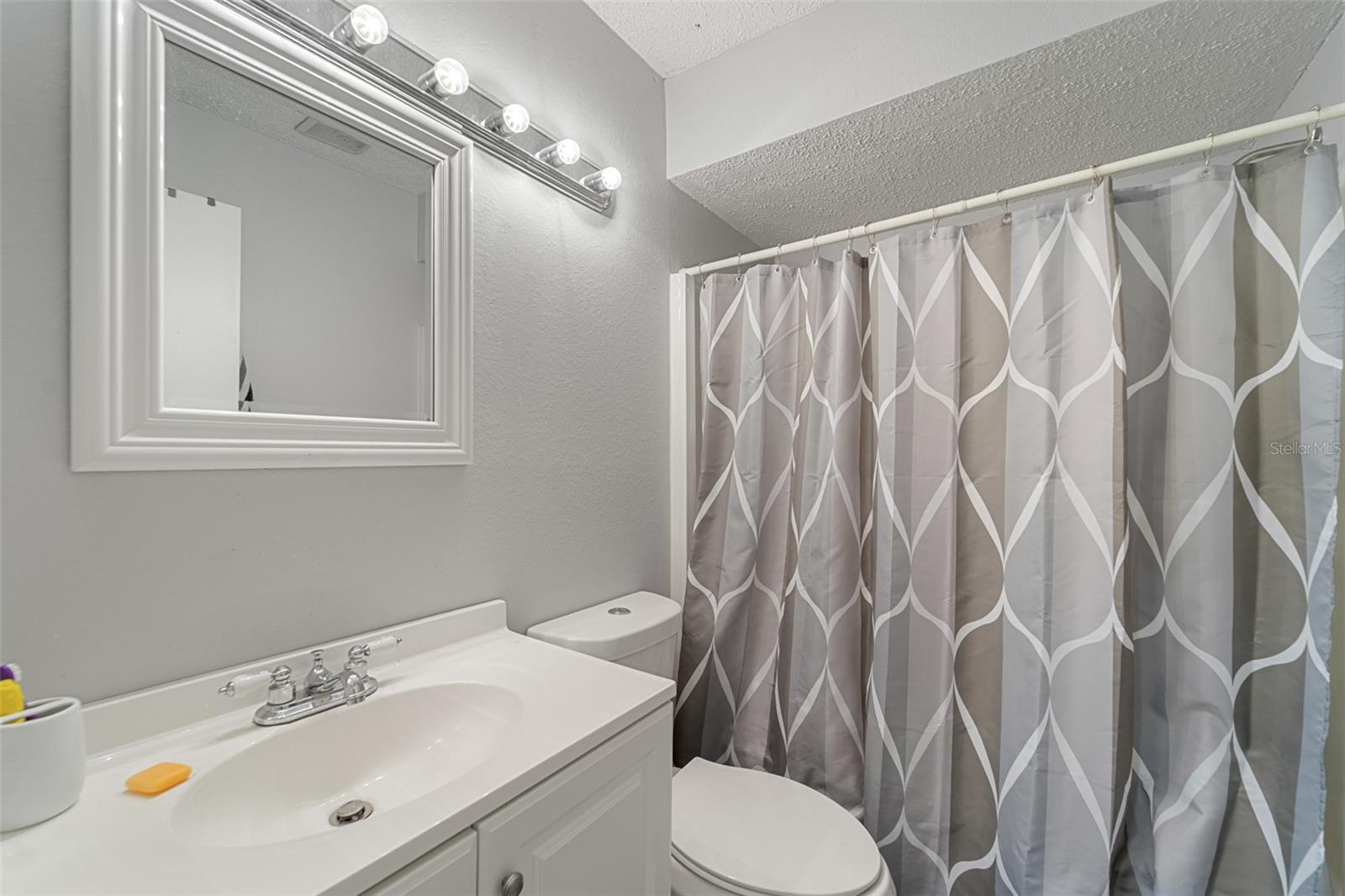 BEACON LAKES CONDO 05A - Residential