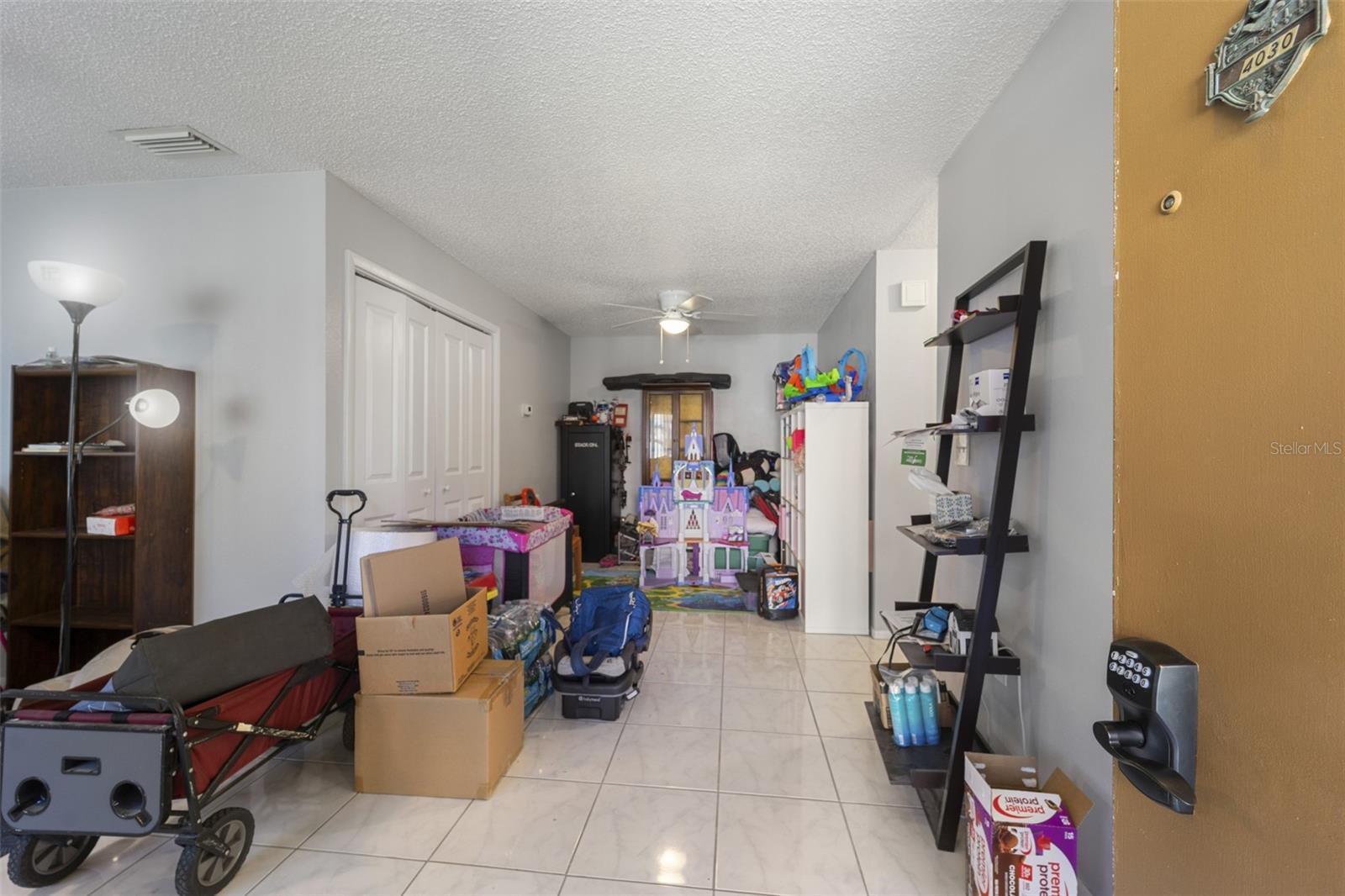 BEACON LAKES CONDO 05A - Residential