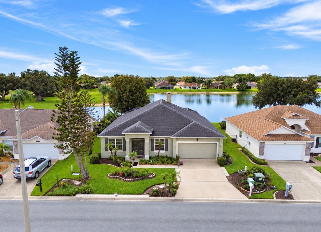 Photo of 543 Terranova Circle, Winter Haven, FL 33884 (MLS # G5117324)