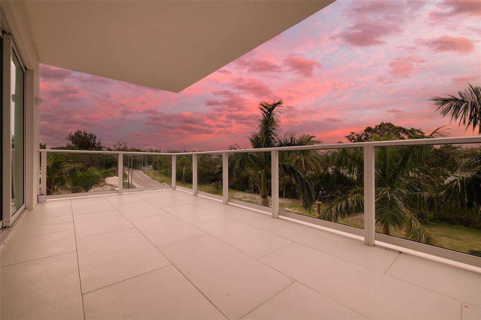 SERENA BY THE SEA - Residential
