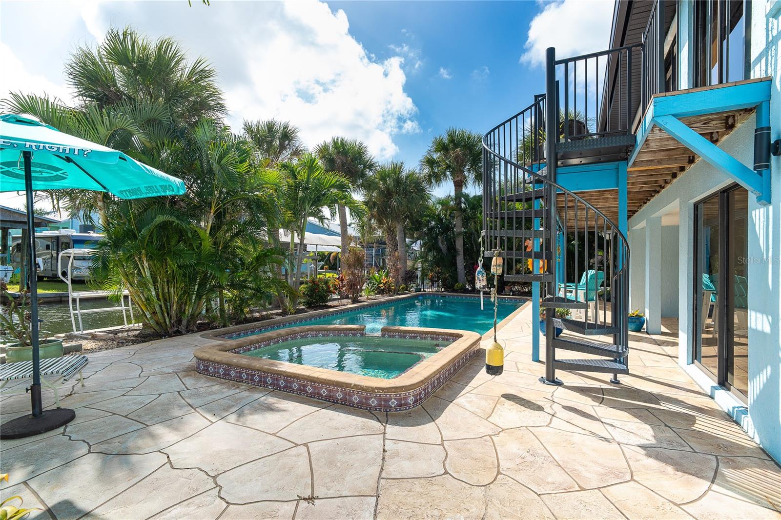 PALM POINT - Residential