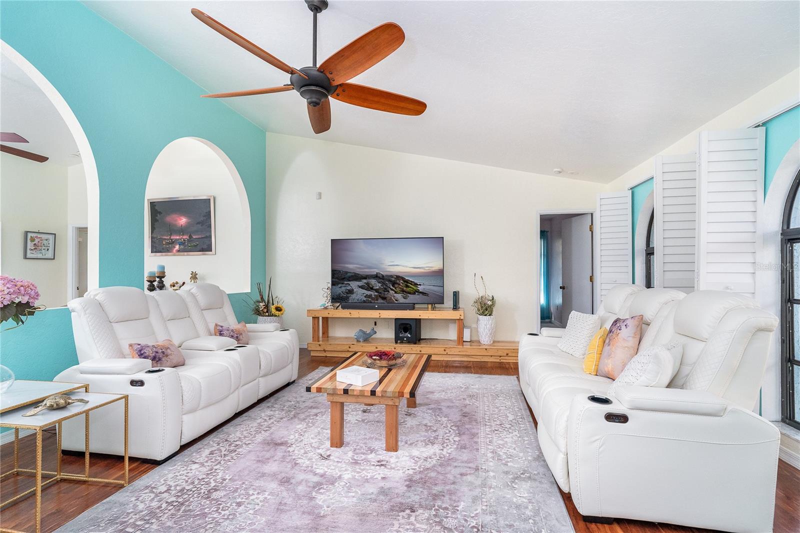 PALM POINT - Residential