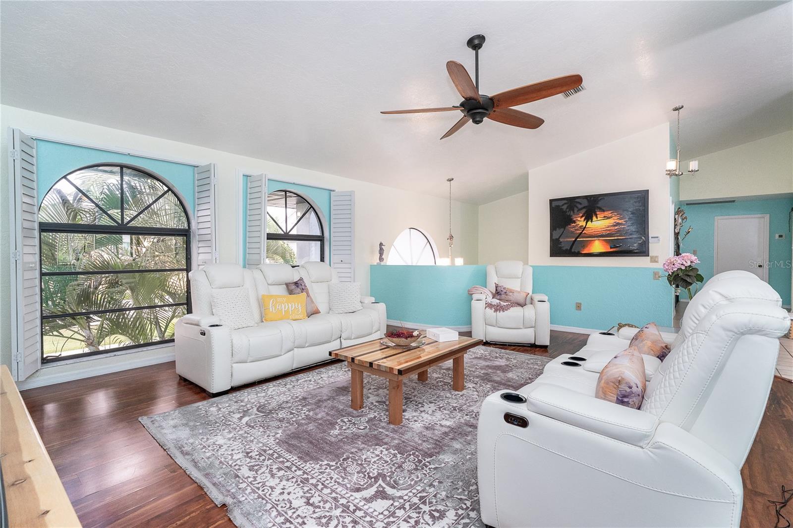 PALM POINT - Residential