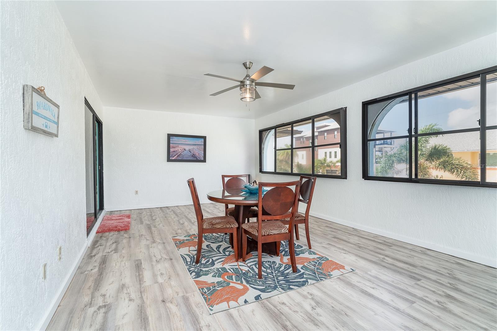 PALM POINT - Residential