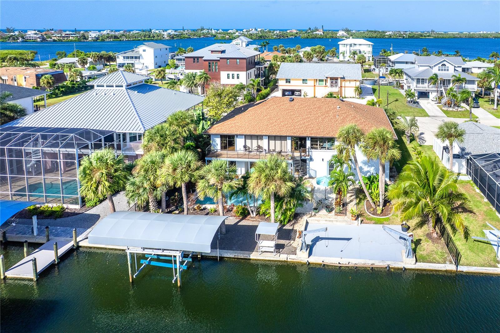 PALM POINT - Residential