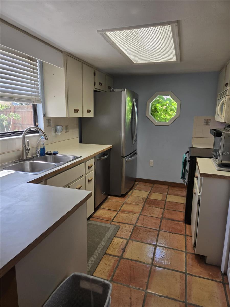 2941 QUEEN PALM DRIVE