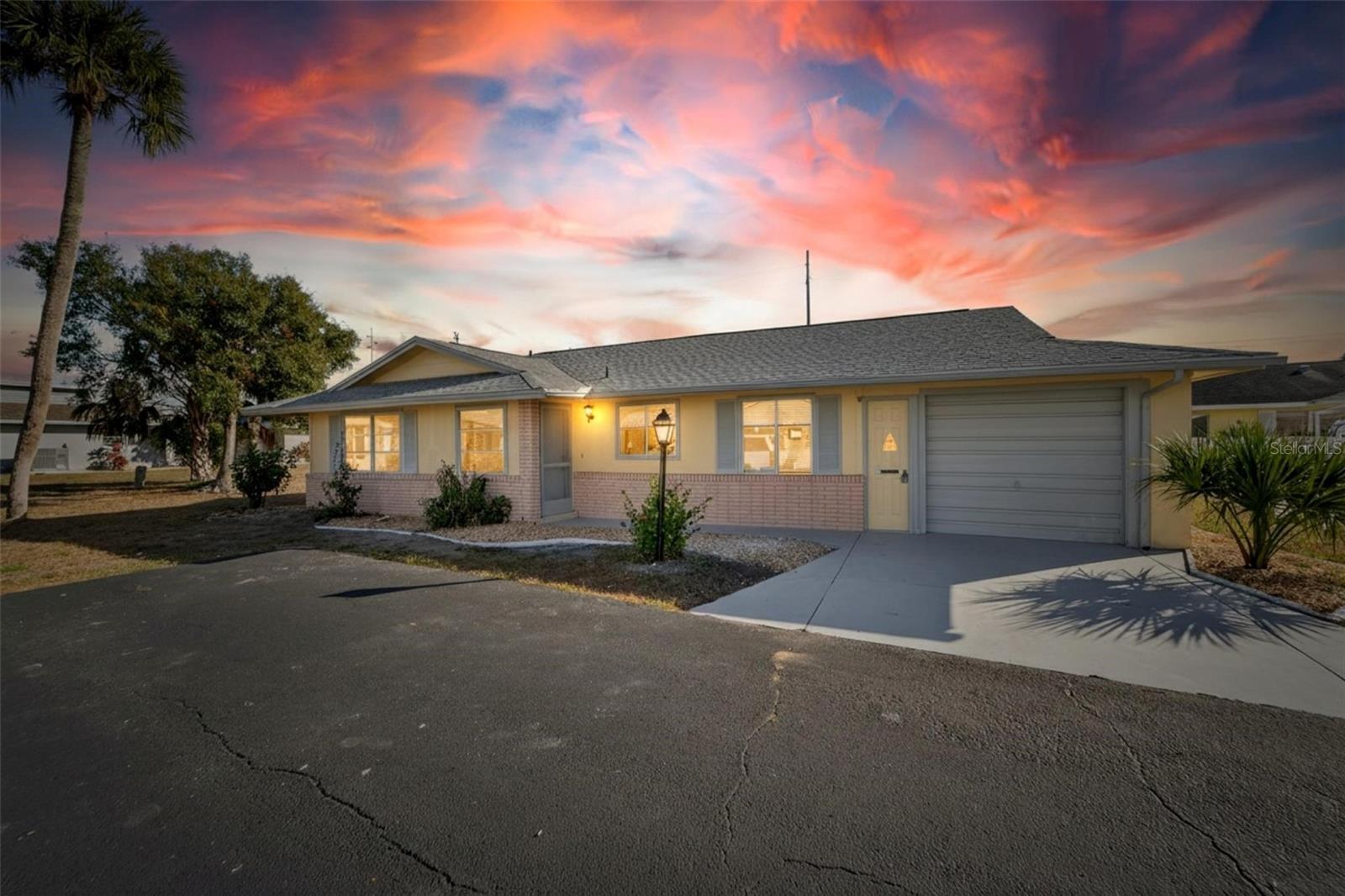 DEL WEBBS SUN CITY FLORIDA UN - Residential