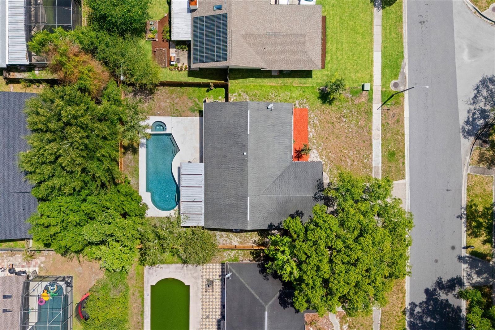 877 BENCHWOOD DRIVE