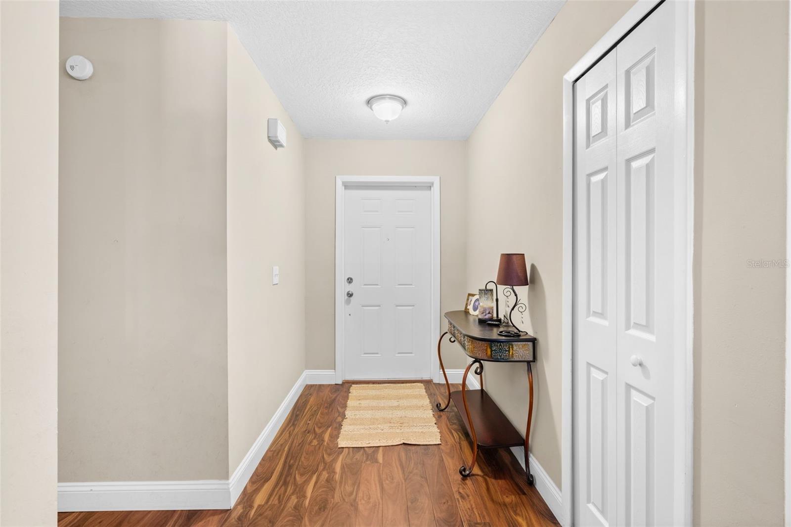 877 BENCHWOOD DRIVE