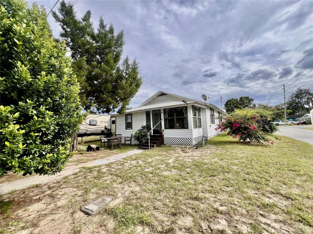 Photo of 400 Virginia Street, Frostproof, FL 33843 (MLS # K4903763)