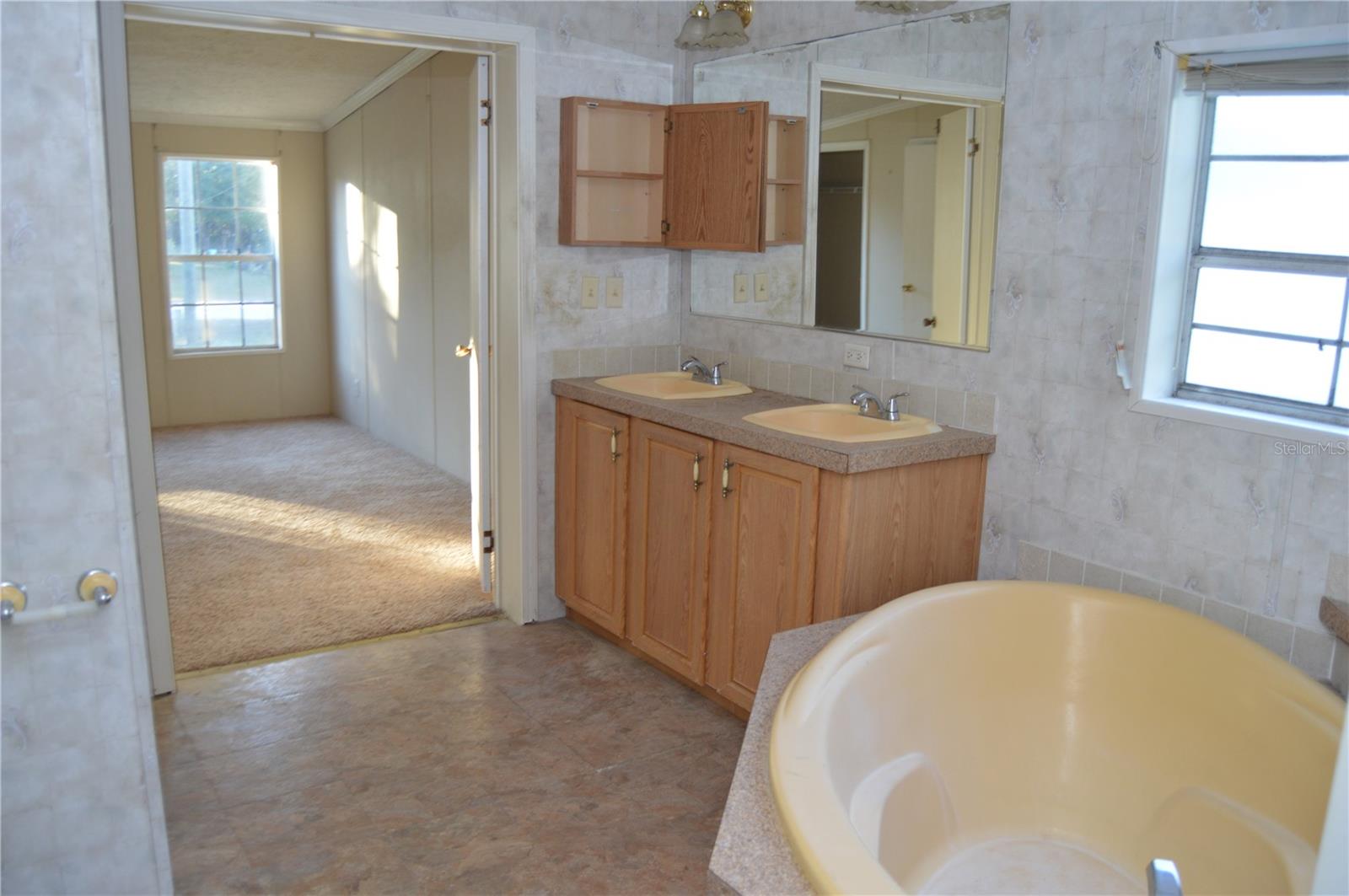 SILVER SPGS MANOR - Residential