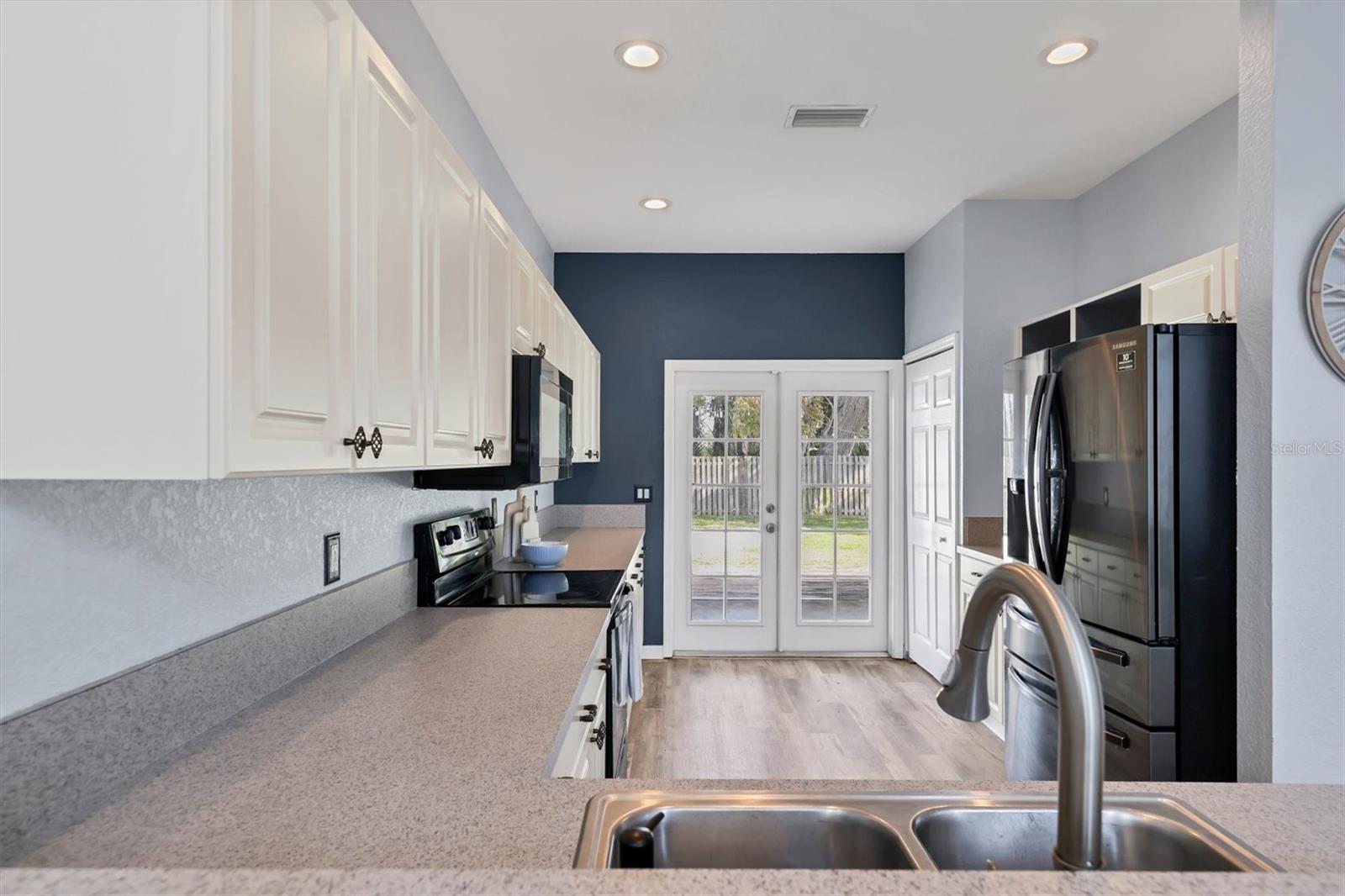 OAK VIEW PH III - Residential