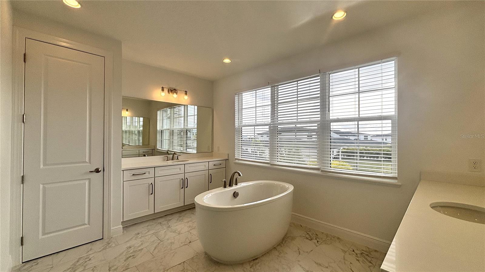 LAUREL POINTE PH 1 - Residential Lease