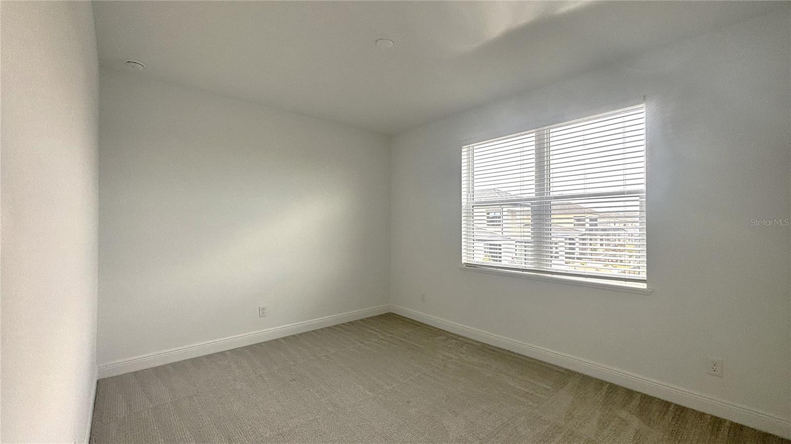 LAUREL POINTE PH 1 - Residential Lease