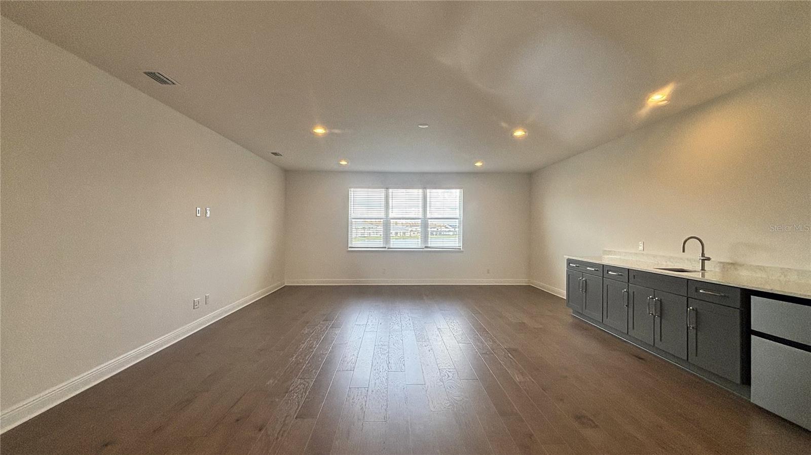 LAUREL POINTE PH 1 - Residential Lease