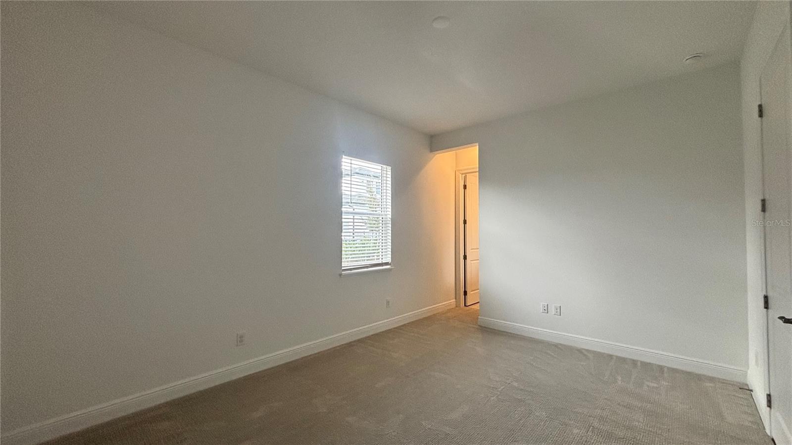 LAUREL POINTE PH 1 - Residential Lease