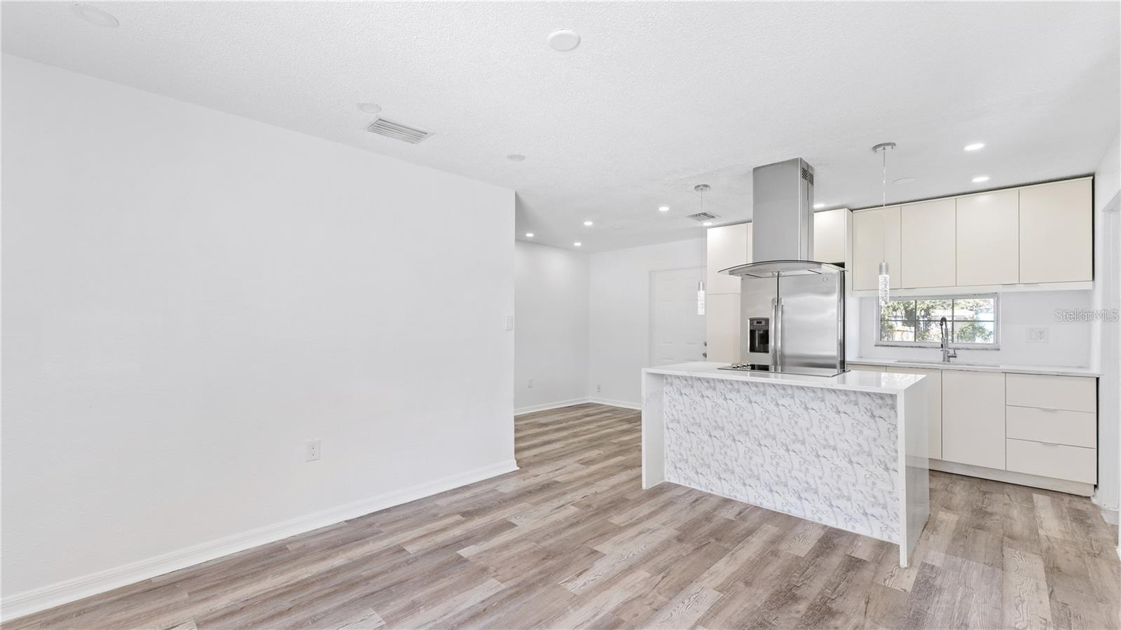 IVEY LANE ESTATES - Residential Lease