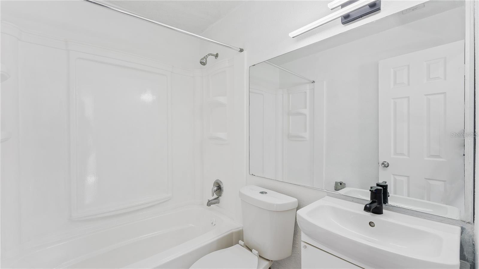 IVEY LANE ESTATES - Residential Lease