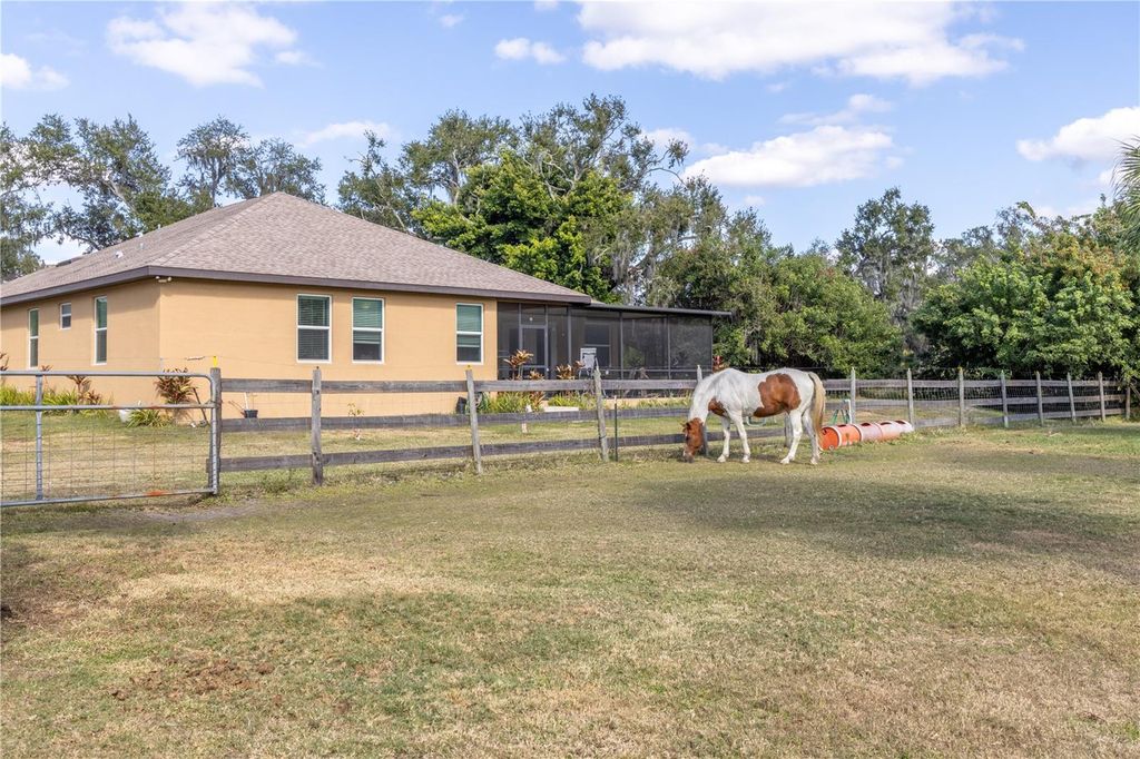 Photo of 6416 18th Avenue E, Bradenton, FL 34208 (MLS # A4680160)