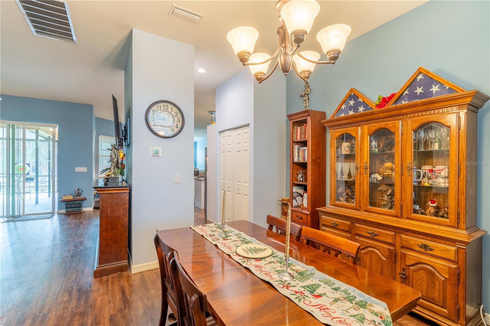 PONY TRAILS - Residential