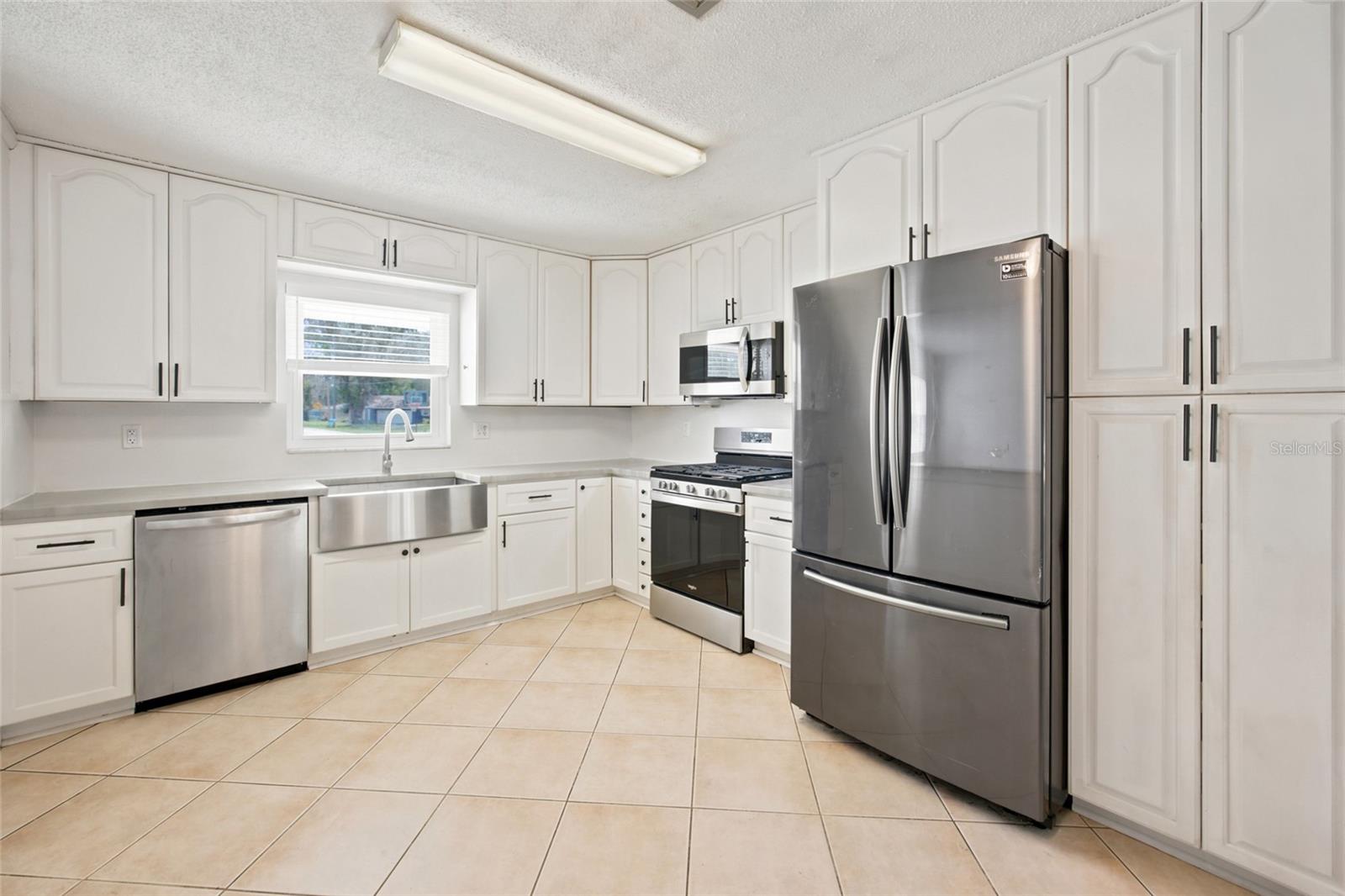 3807 SE 8TH STREET