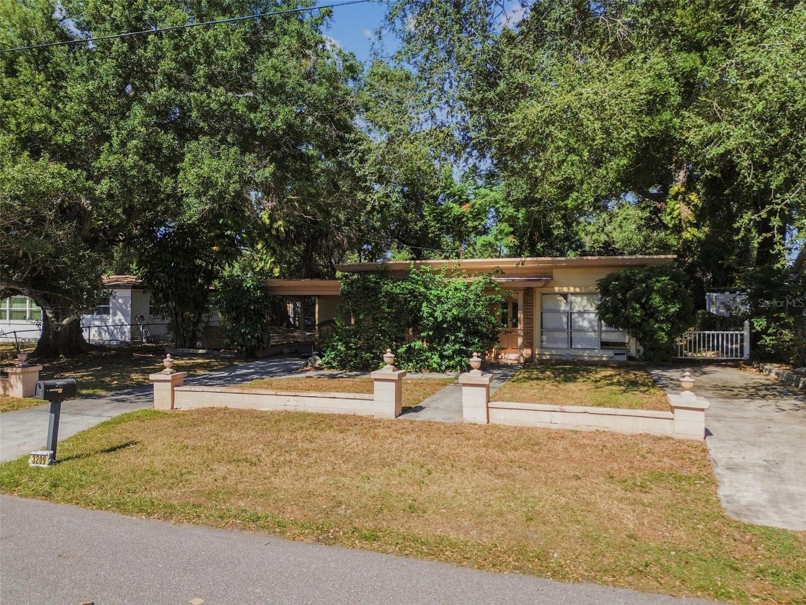 MAC FARLANE PARK - Residential