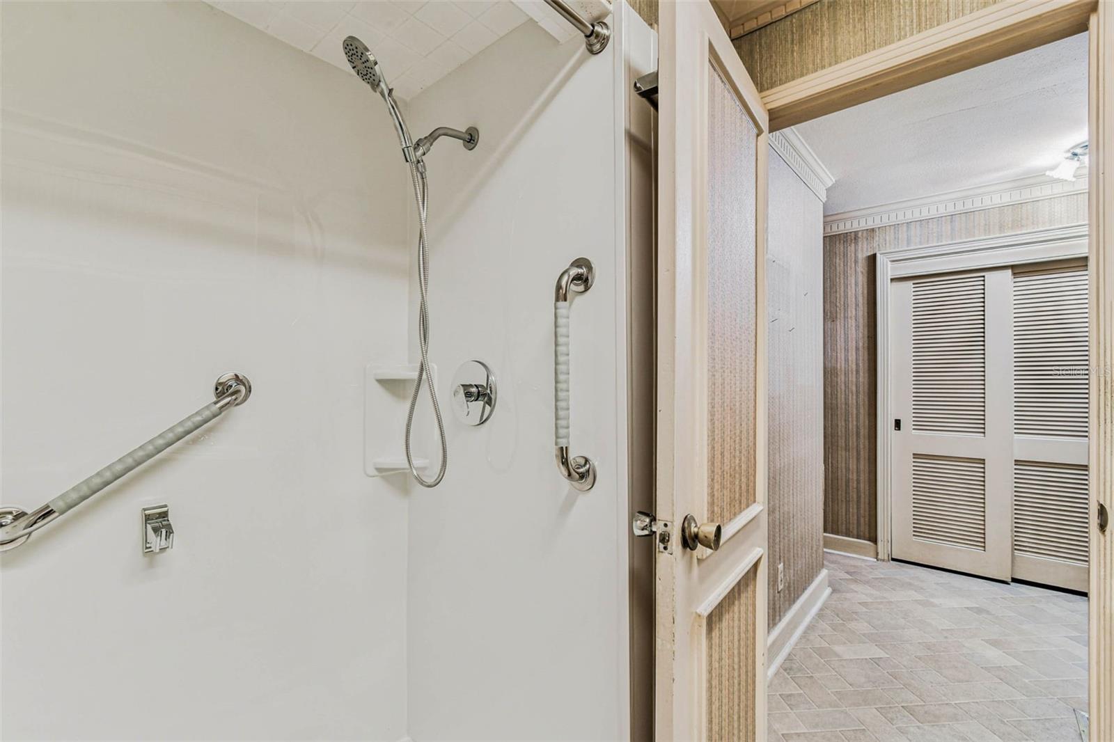 MAC FARLANE PARK - Residential