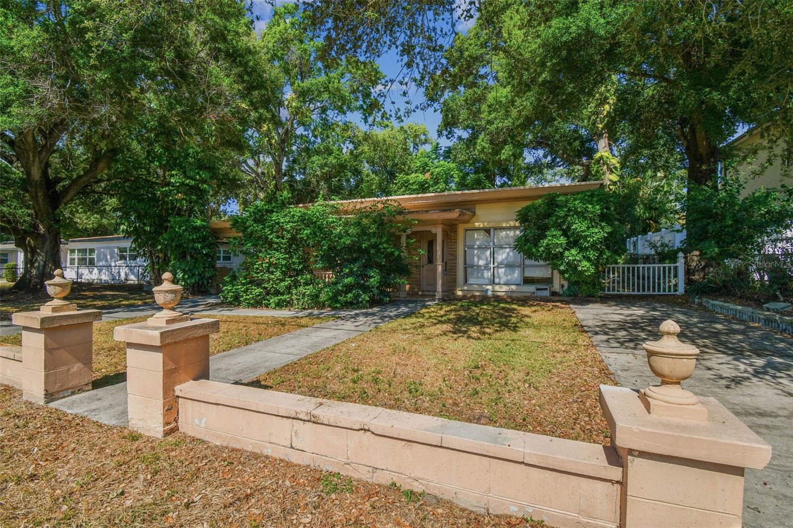 MAC FARLANE PARK - Residential