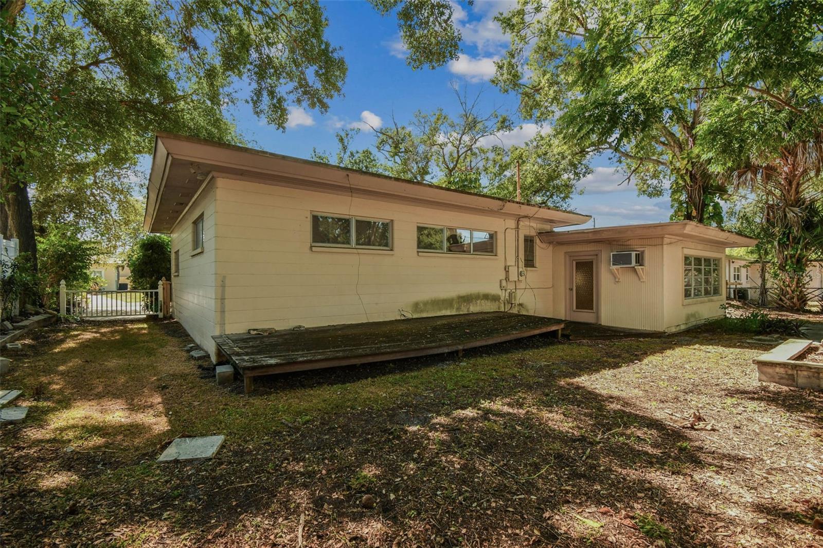 MAC FARLANE PARK - Residential