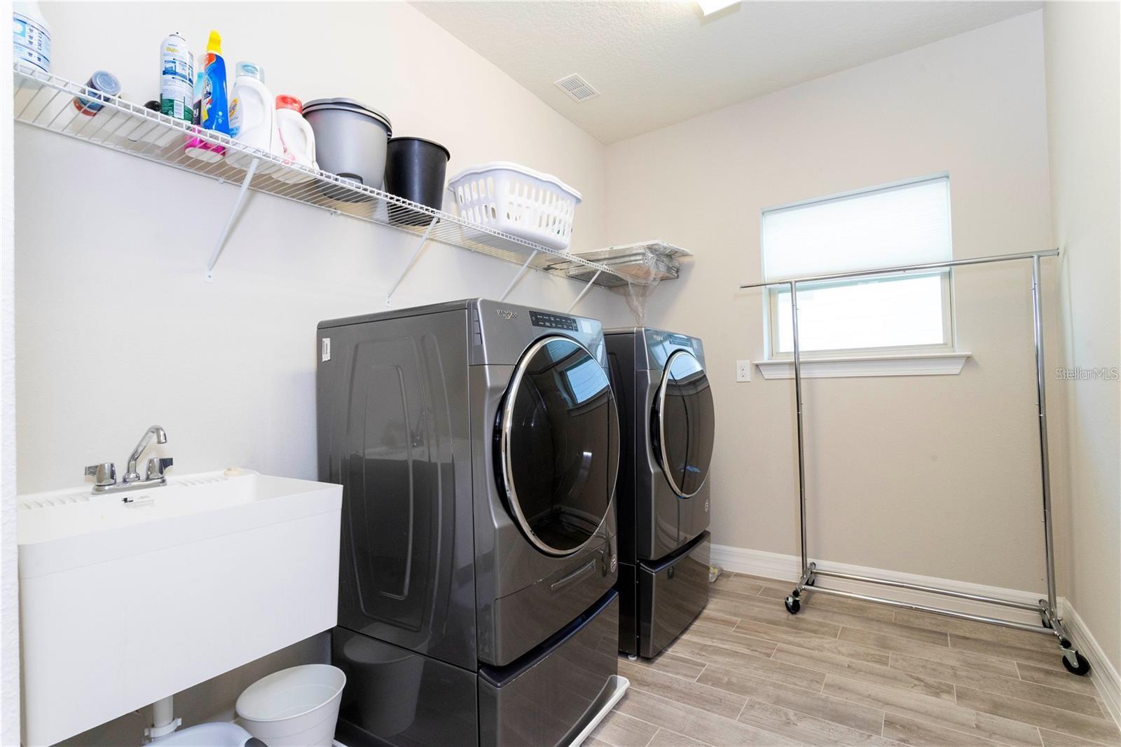 PHILLIPS GROVE - Residential