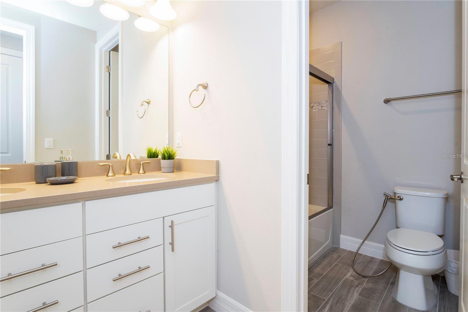 PHILLIPS GROVE - Residential