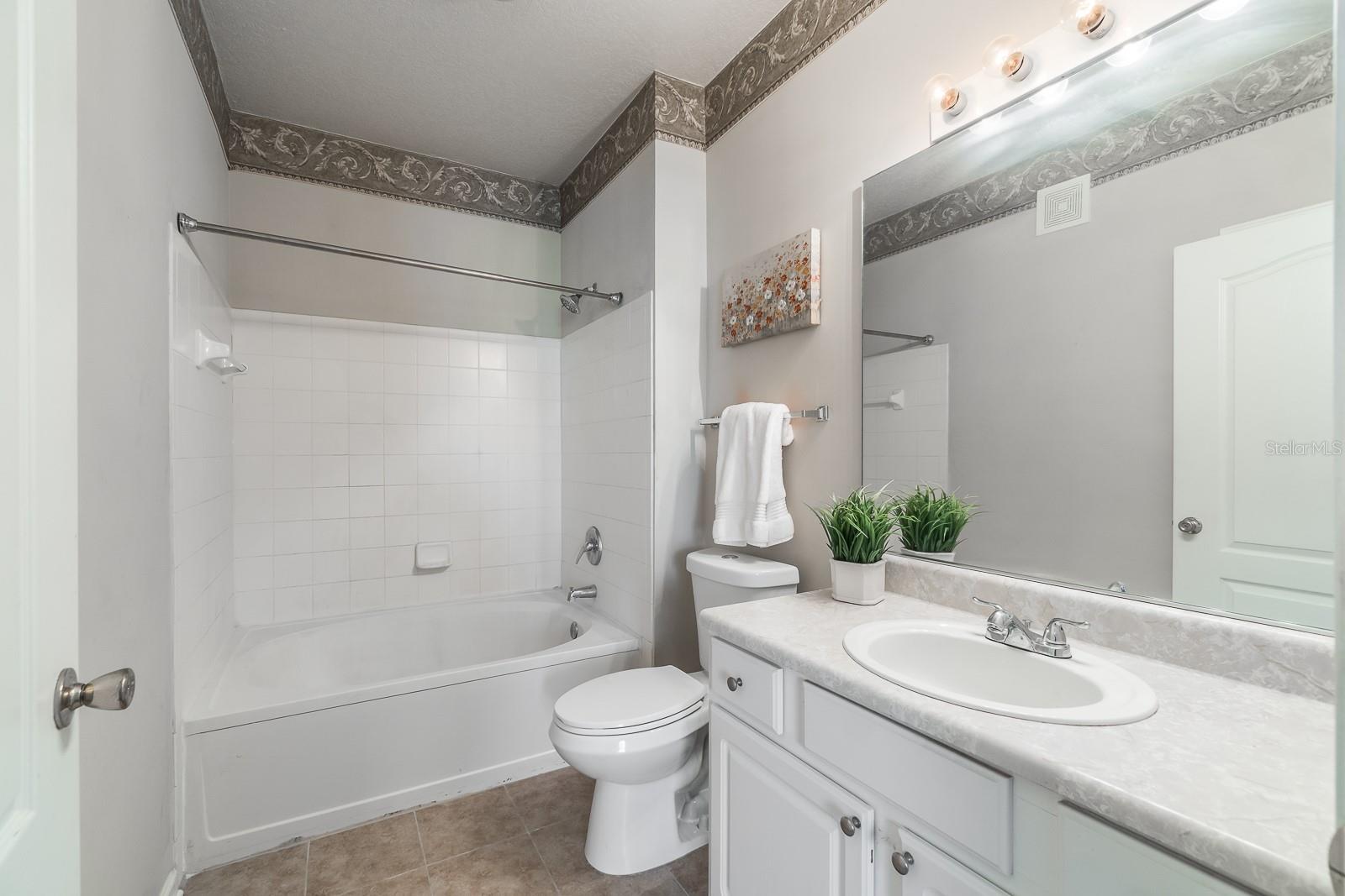 THE VILLAS CONDO - Residential