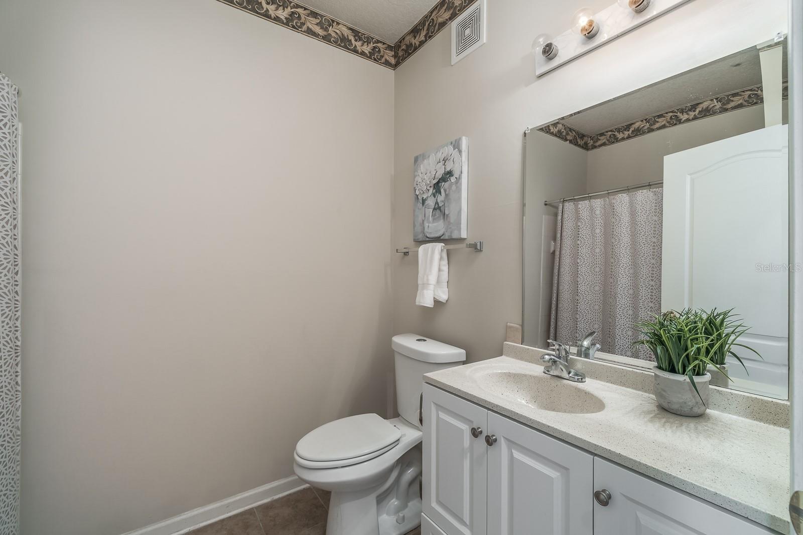 THE VILLAS CONDO - Residential