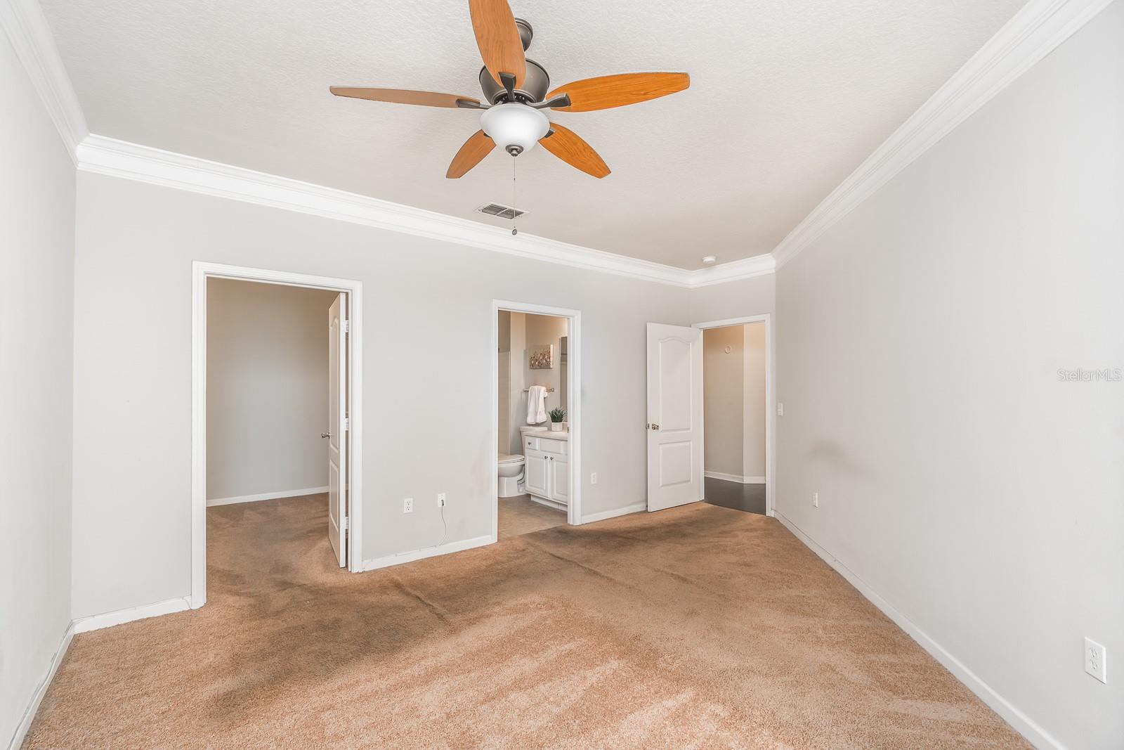 THE VILLAS CONDO - Residential