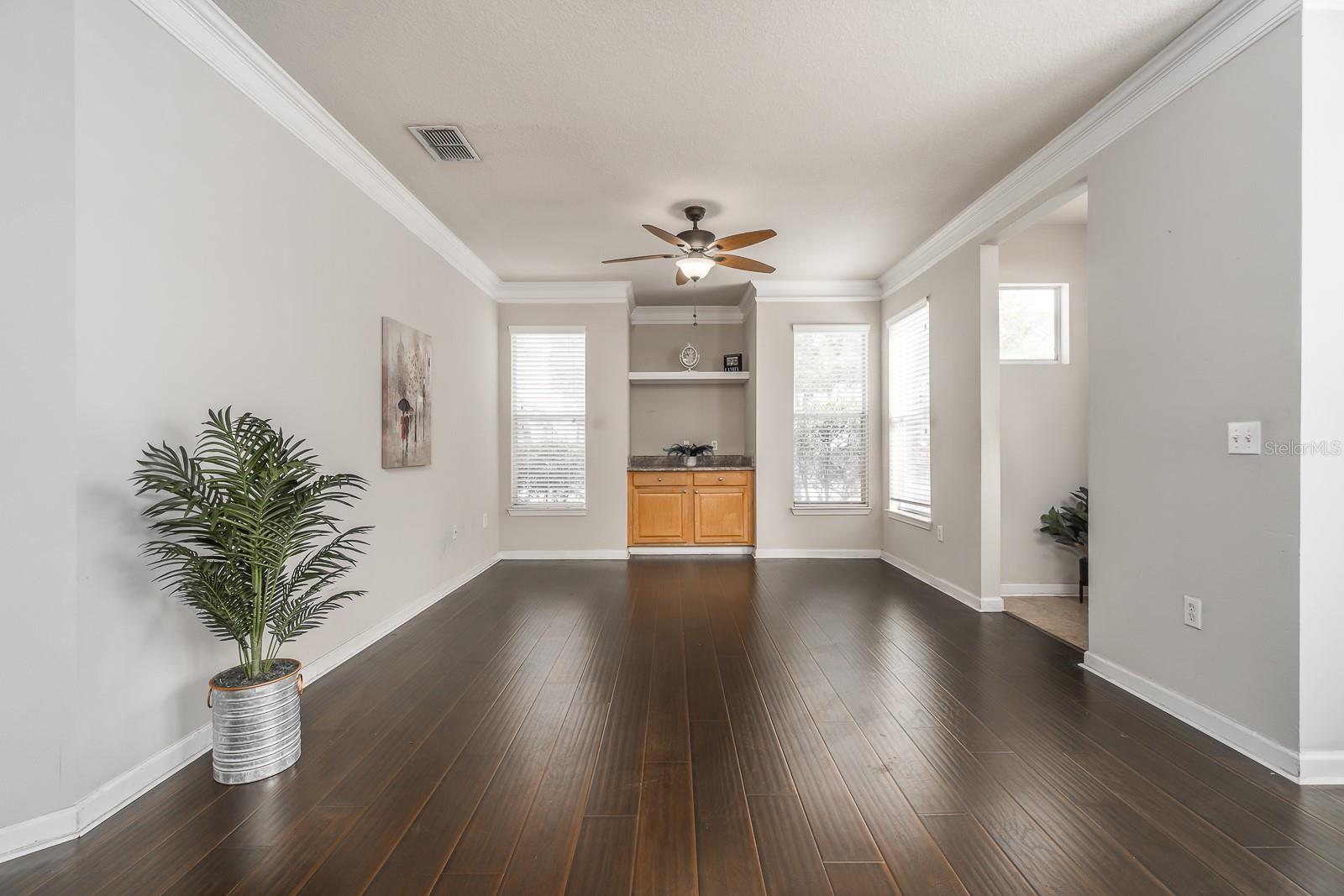 THE VILLAS CONDO - Residential