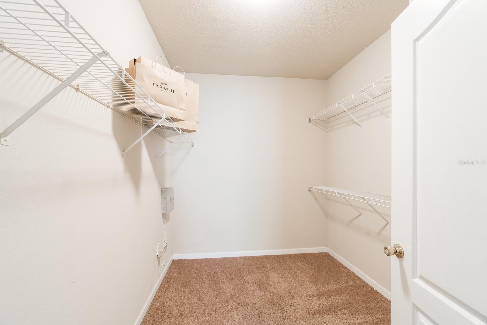 THE VILLAS CONDO - Residential