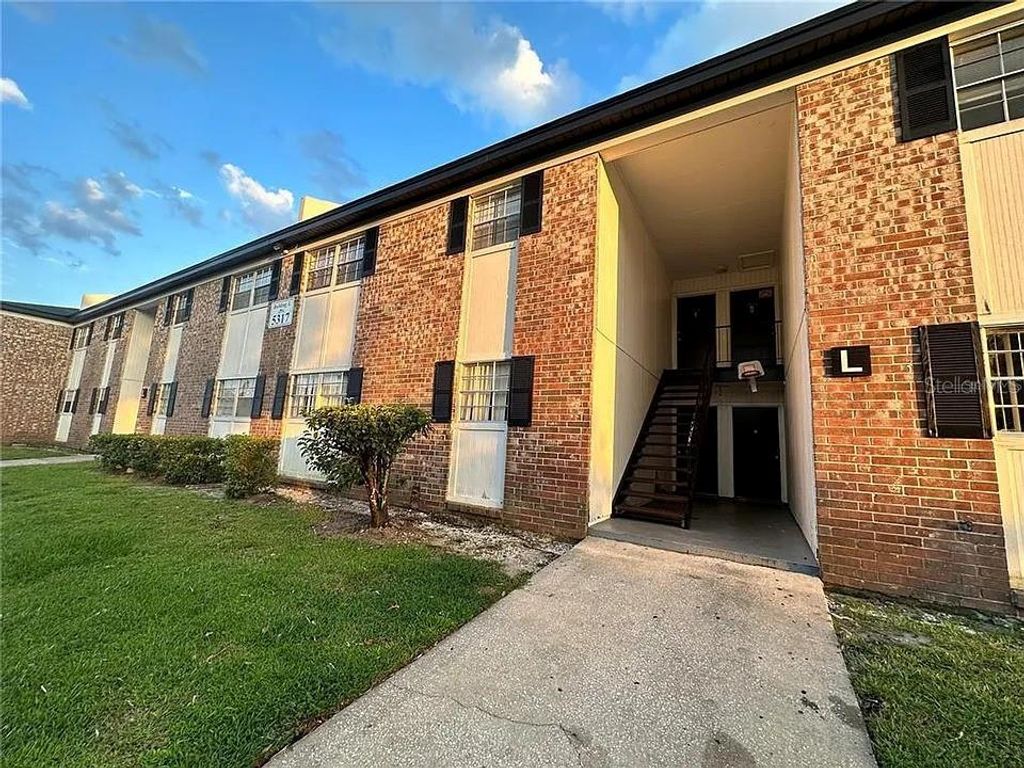 Photo of 5317 Curry Ford Road #L205, Orlando, FL 32812 (MLS # S5144986)