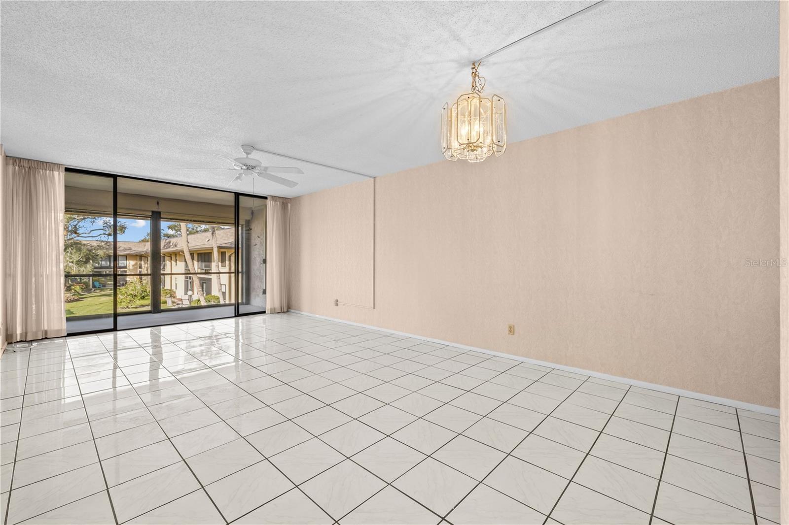 VILLAS DE GOLF CONDO - Residential