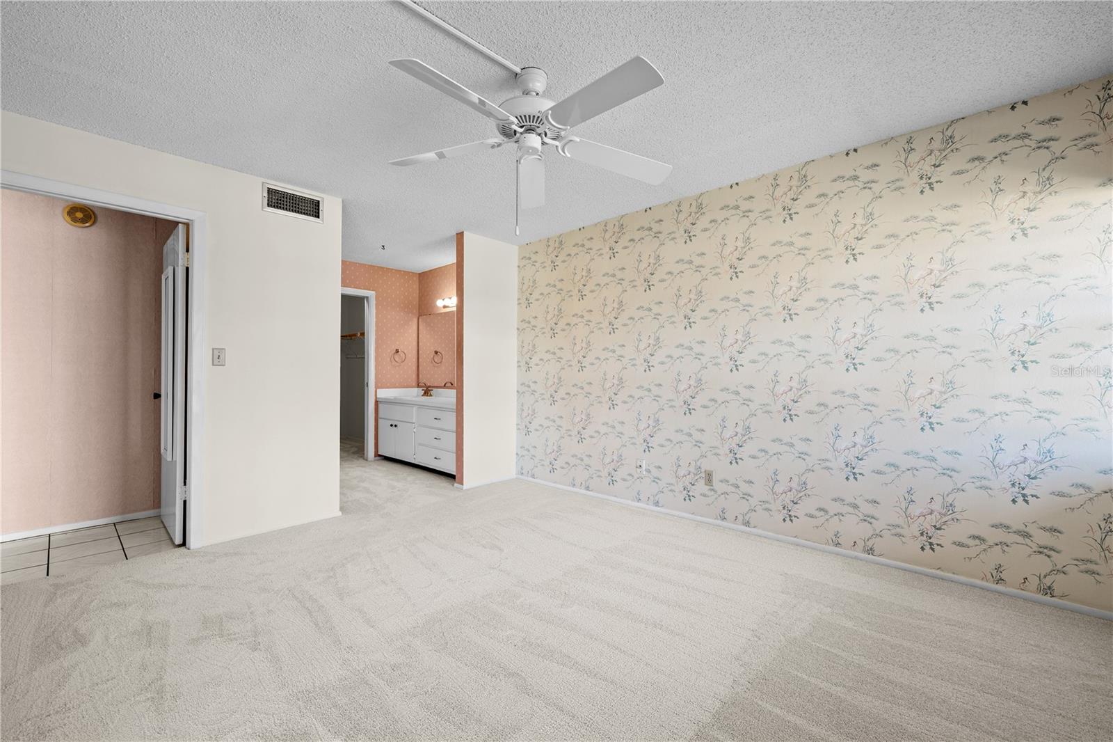 VILLAS DE GOLF CONDO - Residential